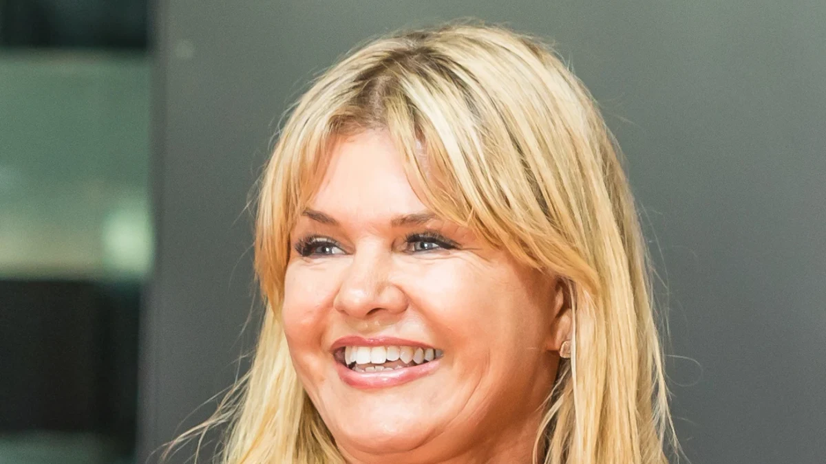 Corinna Schumacher, porträtt i motorsportmiljö på Örebro Race Day