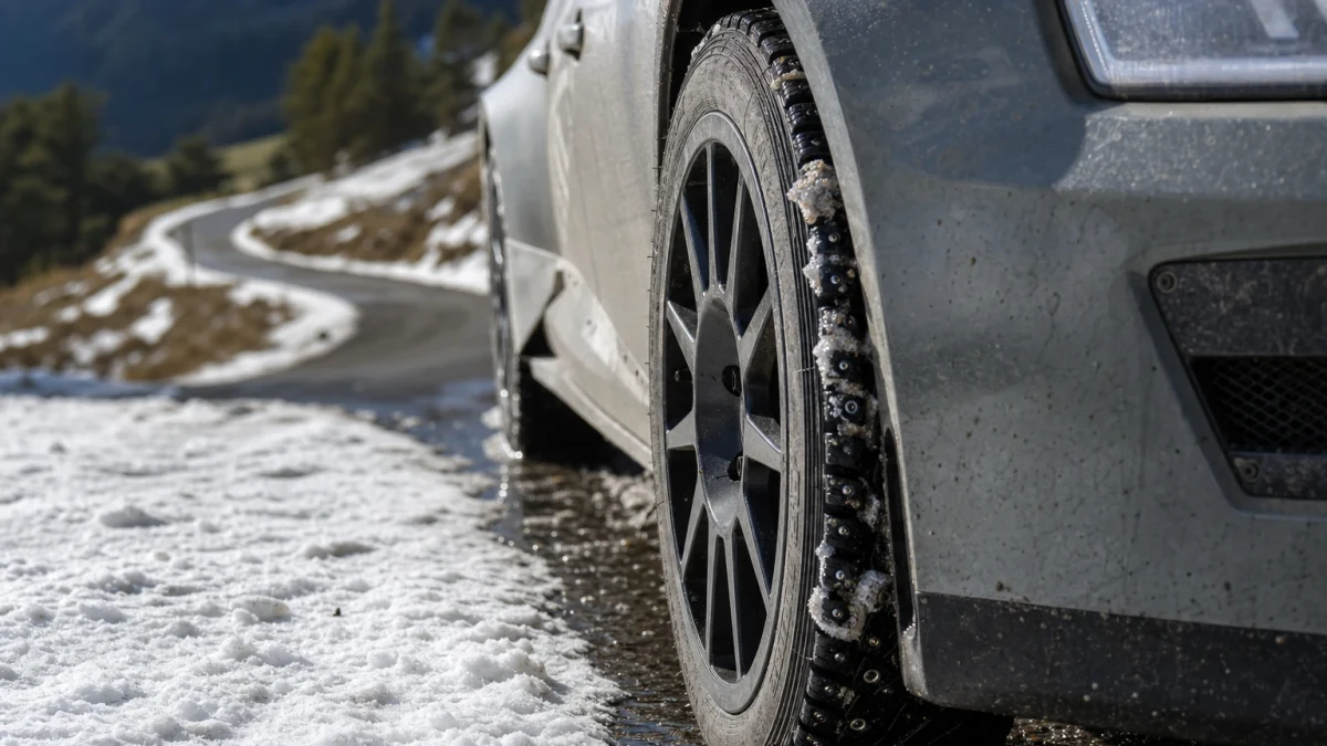 Motorsportmiljö som illustrerar monte carlo rally