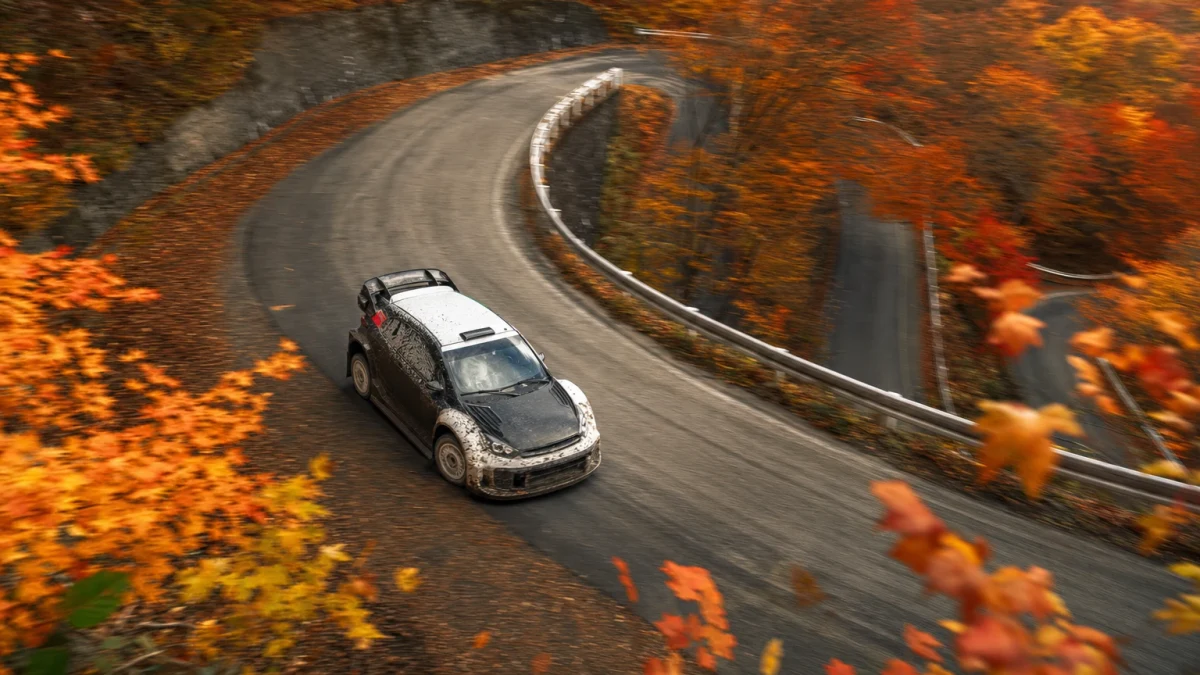 Rallybil på asfalt som illustrerar Rally Japan