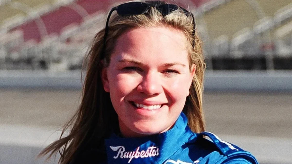 Sarah Fisher, amerikansk IndyCar-förare och teamägare, motorsportprofil